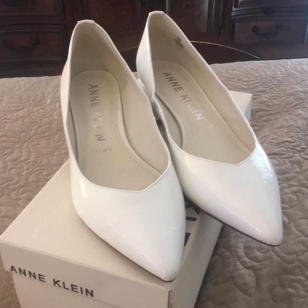 Really nice White Shoes